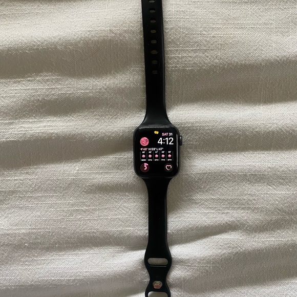 Apple Watch Series 6 (GPS + Cellular)